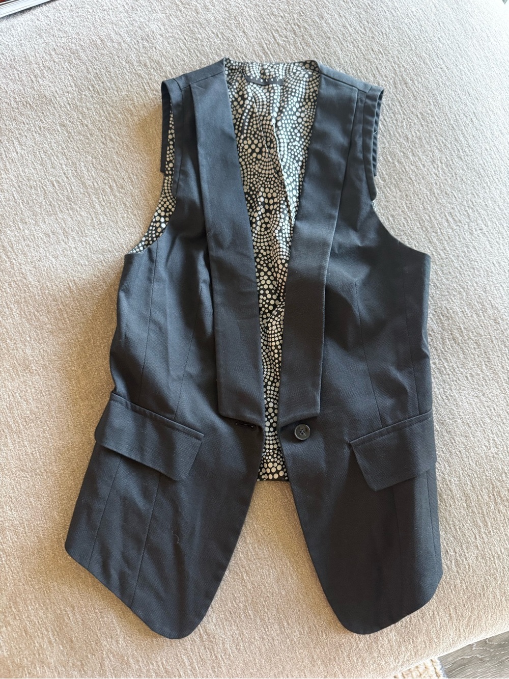 Sisley Black Tailored Women's Vest with Patterned Lining